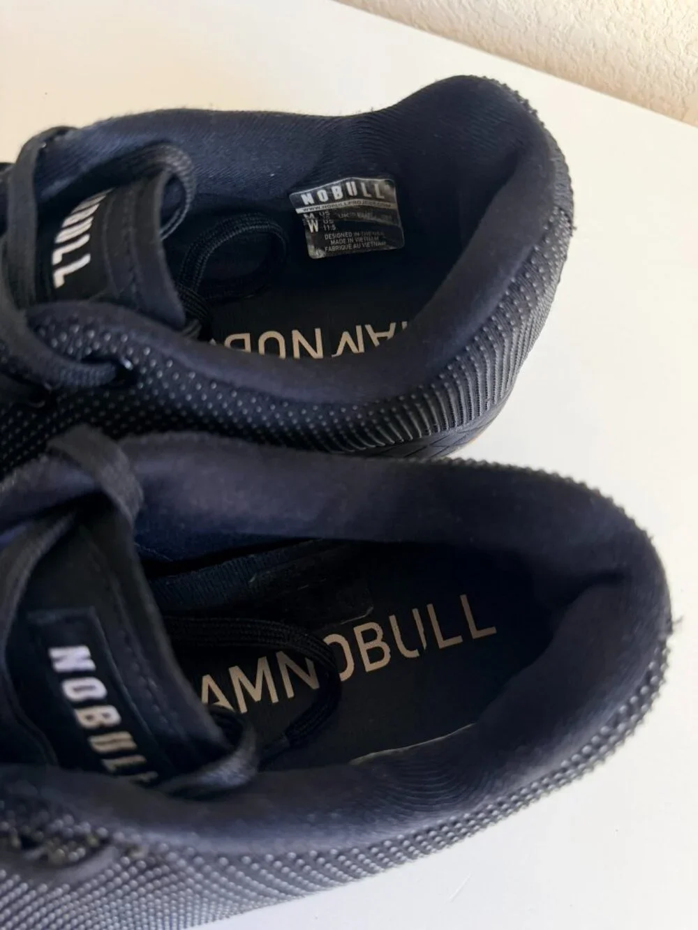 NOBULL Men’s 10 Women’s 11.5 Black Gum Trainer Cross Training Shoes (Unisex)